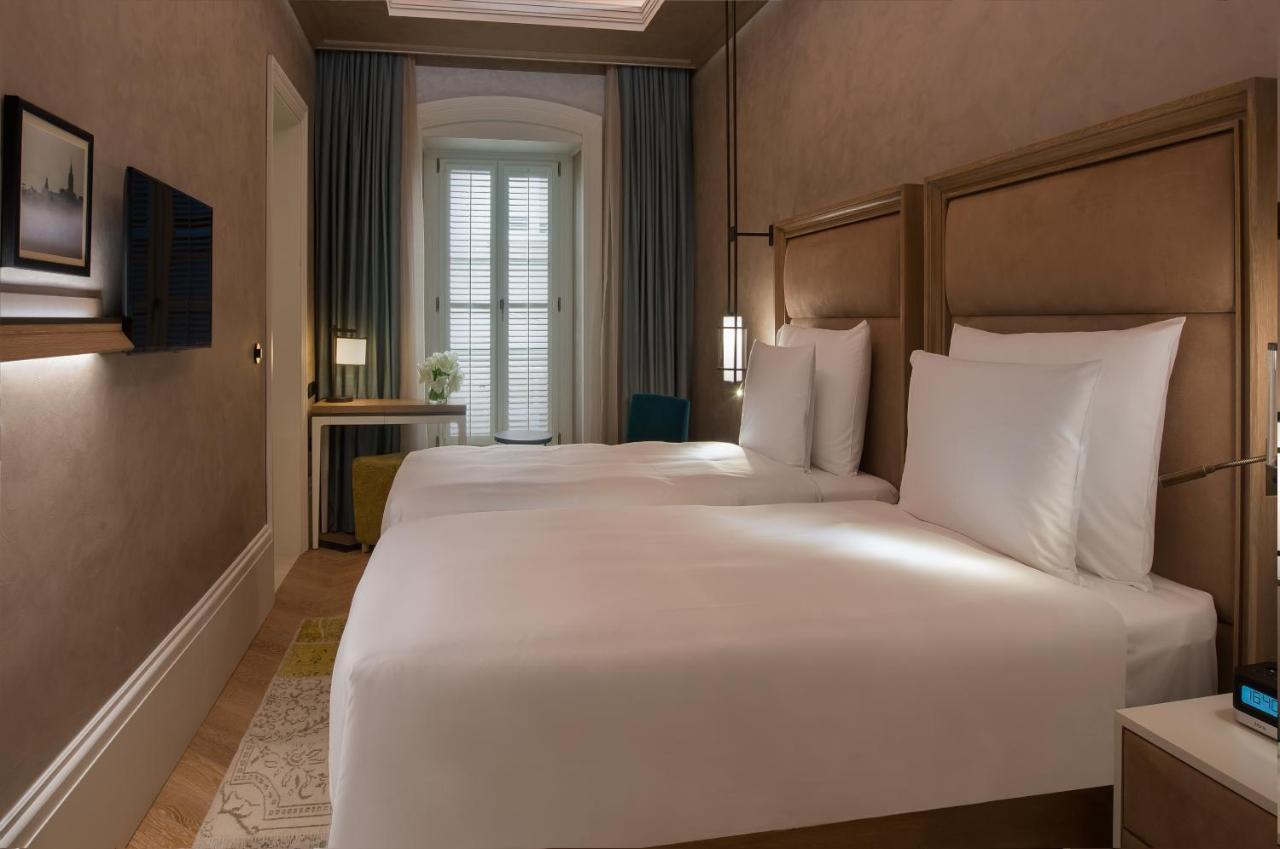 מלון איסטמבול 10 Karakoy מראה חיצוני תמונה A room at the hotel